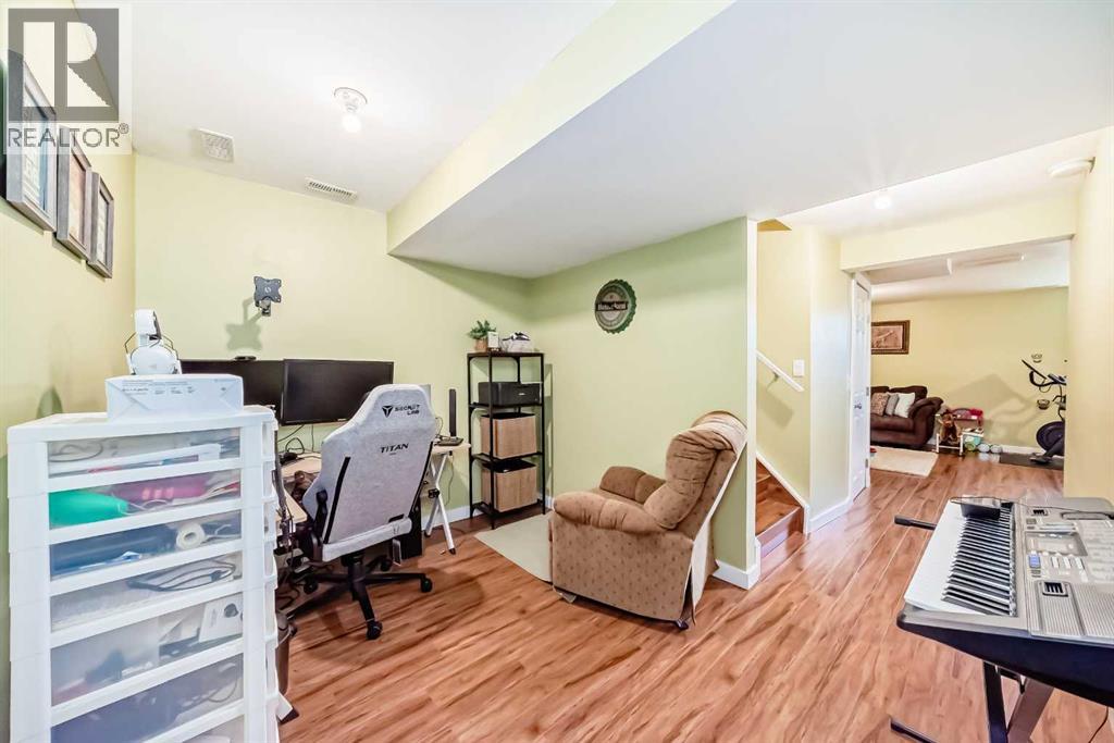 Photo 32 of 519 Copperpond Boulevard Se, Calgary AB