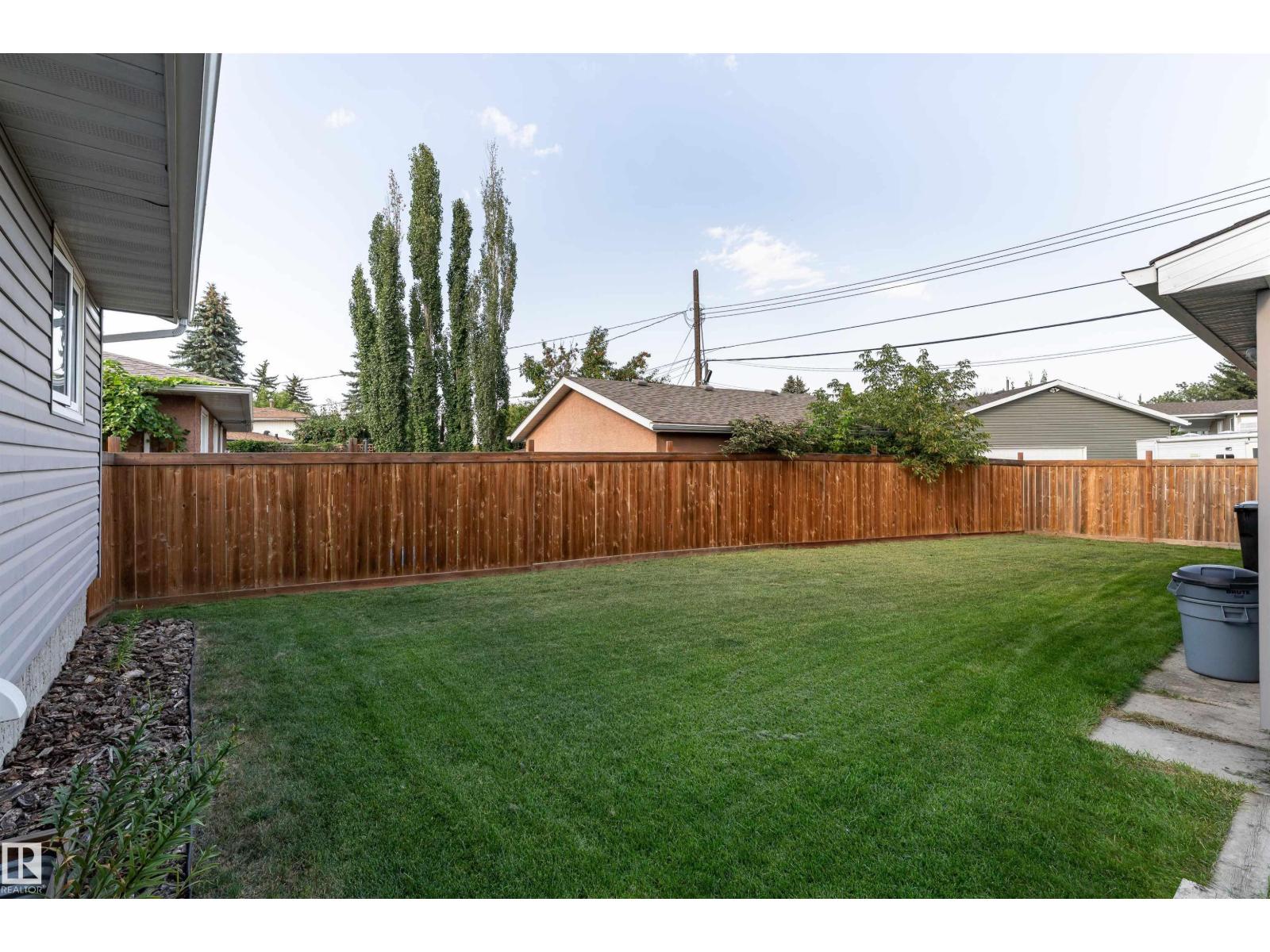 Photo 44 of 10631 43 St Nw, Edmonton AB