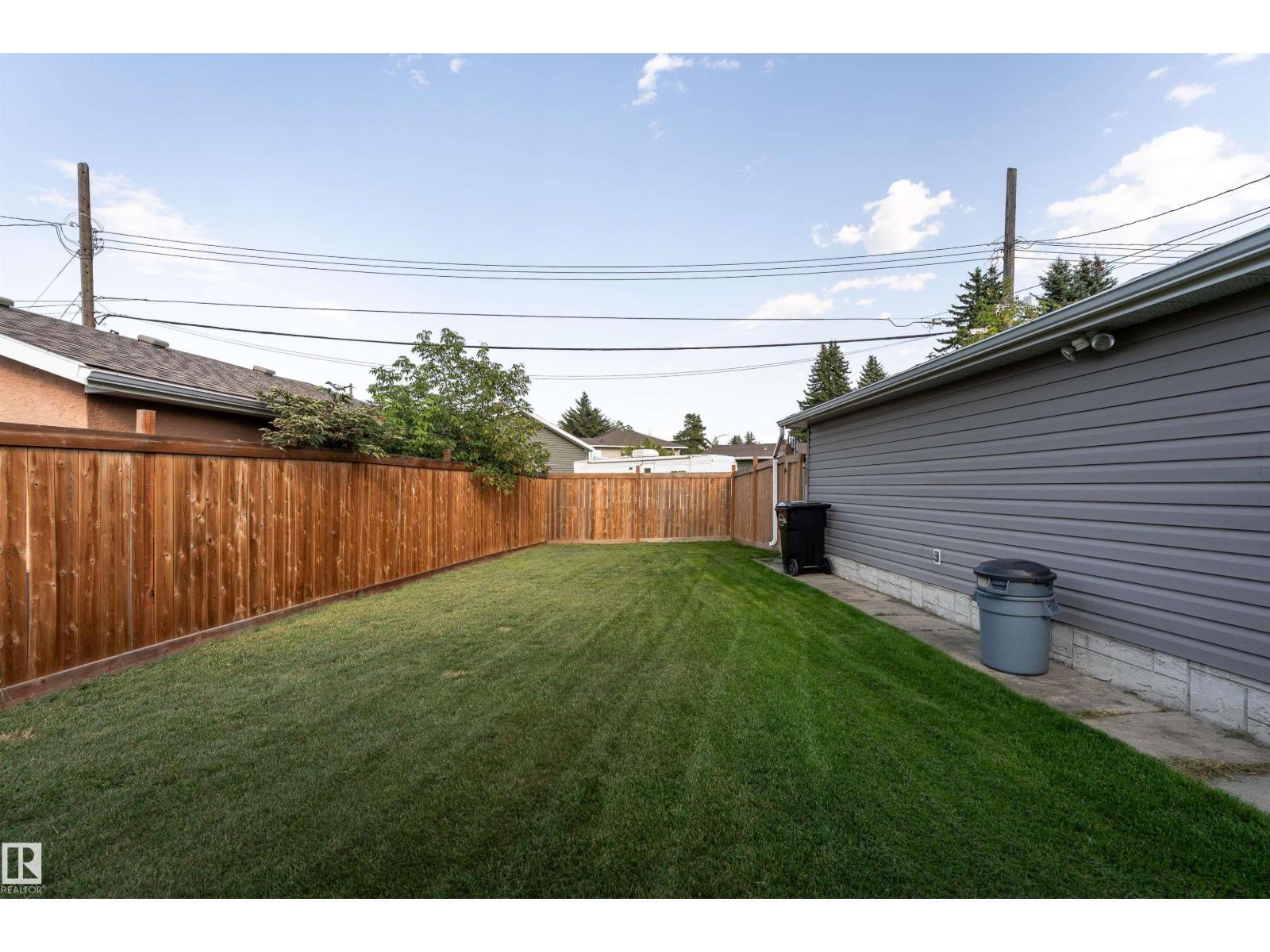 Photo 45 of 10631 43 St Nw, Edmonton AB