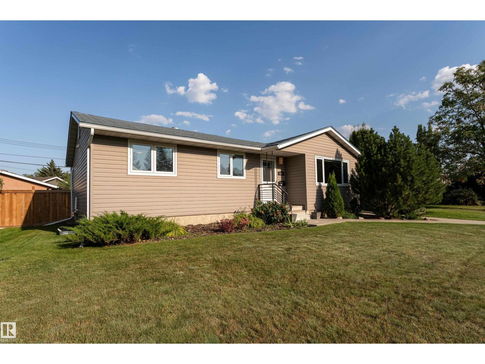 Photo 50 of 10631 43 St Nw, Edmonton AB