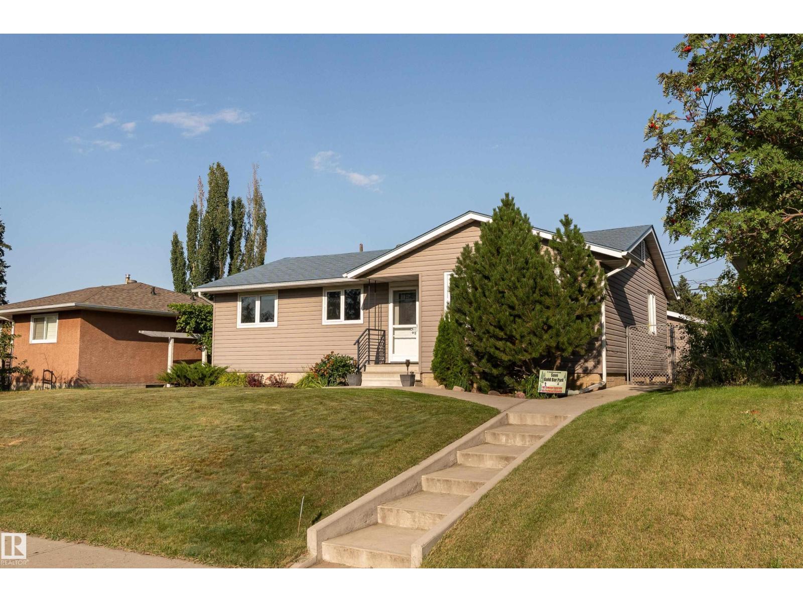 Photo 51 of 10631 43 St Nw, Edmonton AB