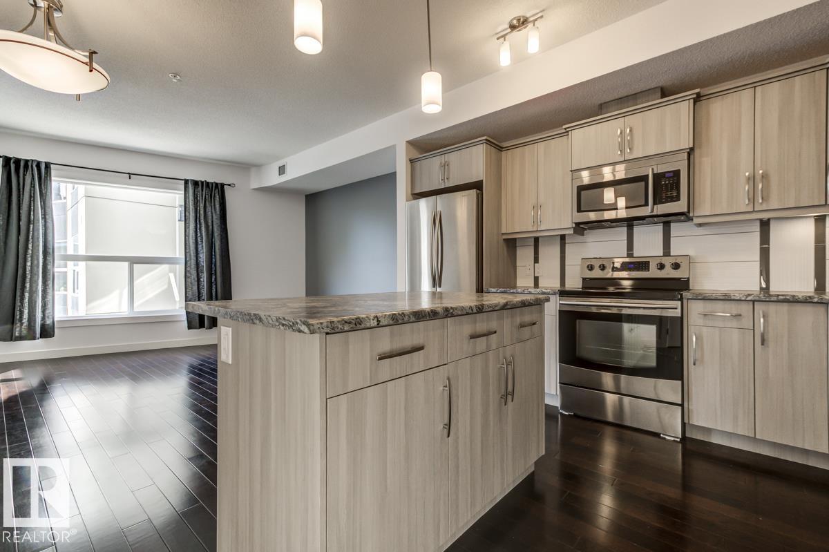 Photo 5 of 219 10523 123 St Nw, Edmonton AB