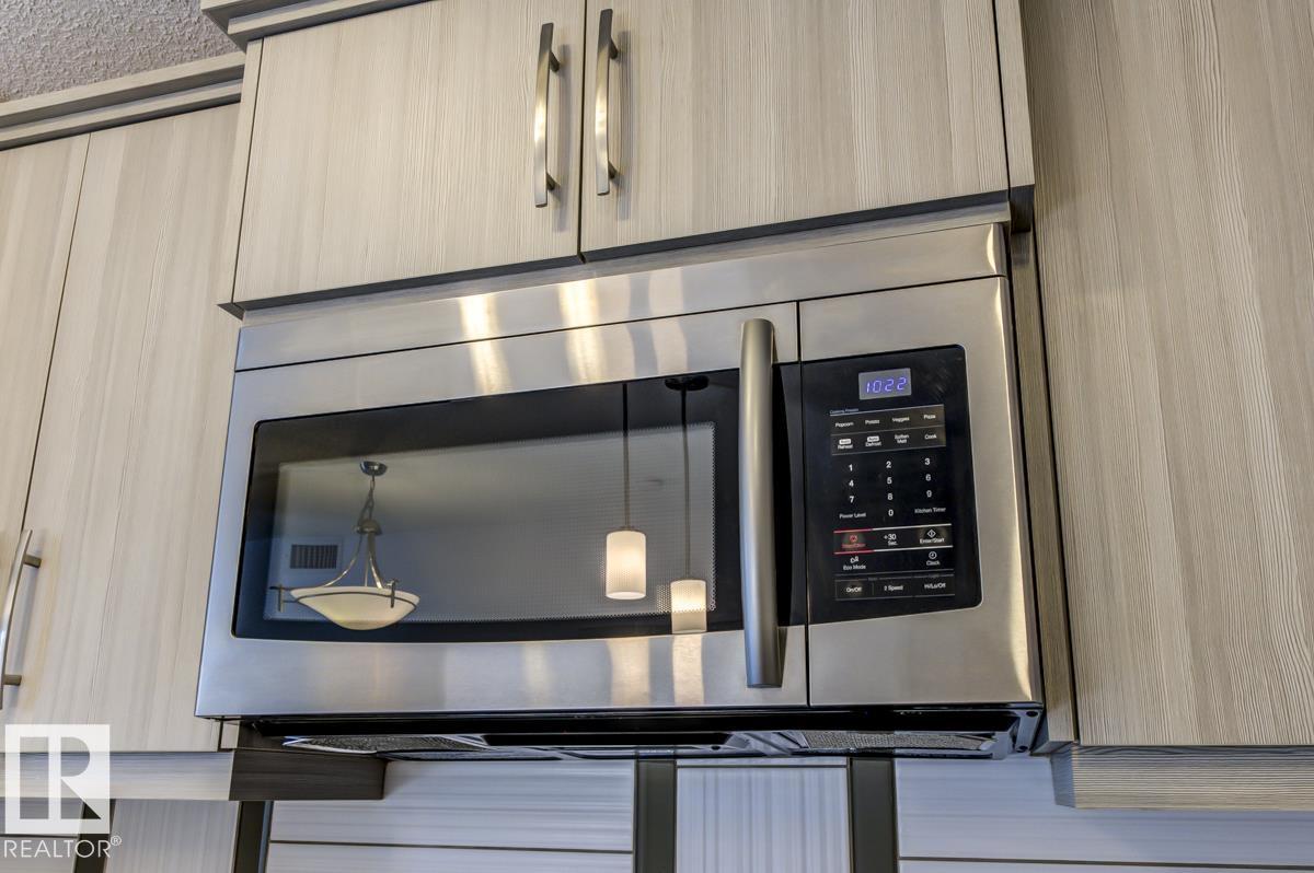 Photo 8 of 219 10523 123 St Nw, Edmonton AB
