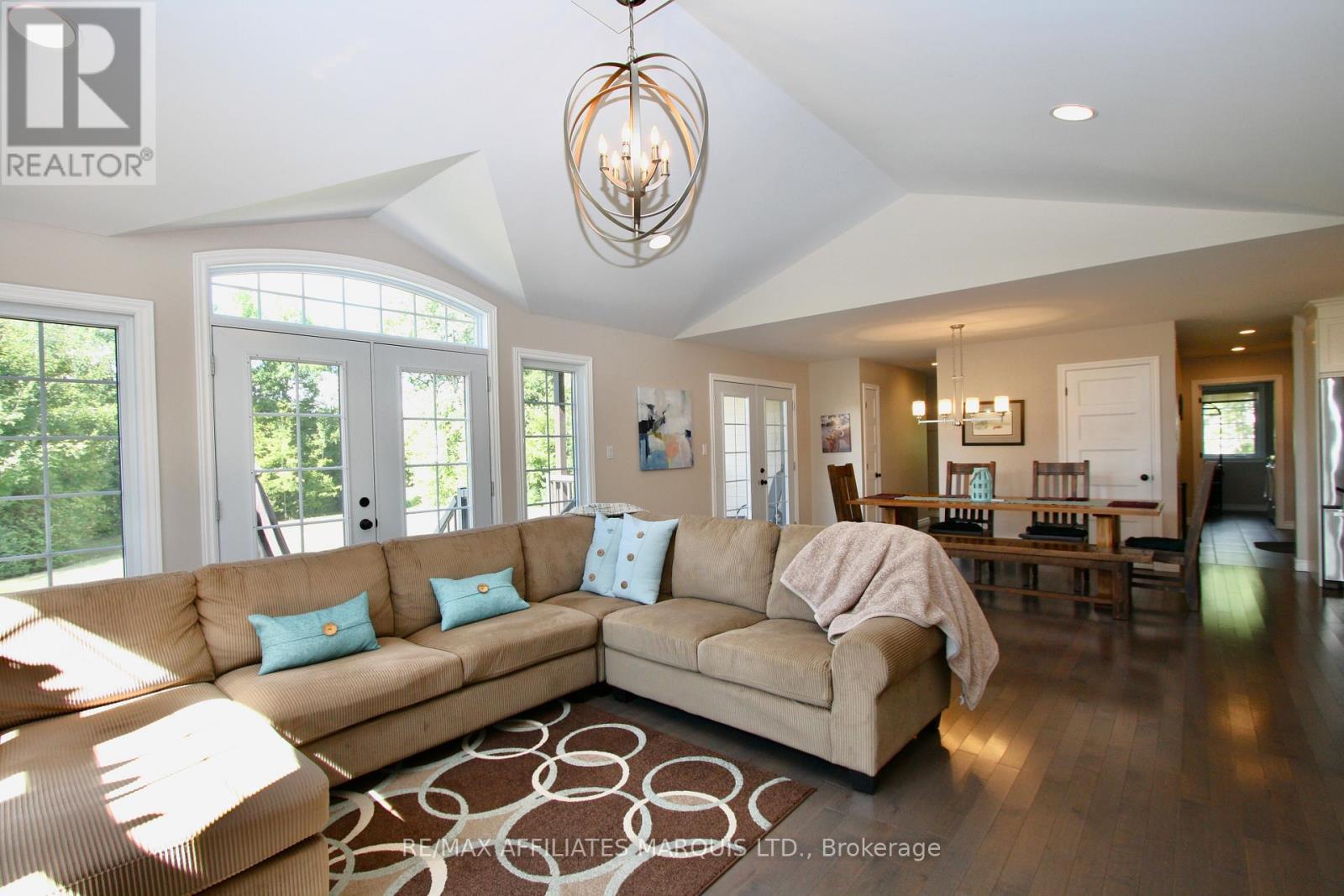 Photo 2 of 20447 Patricia Lane, South Glengarry ON