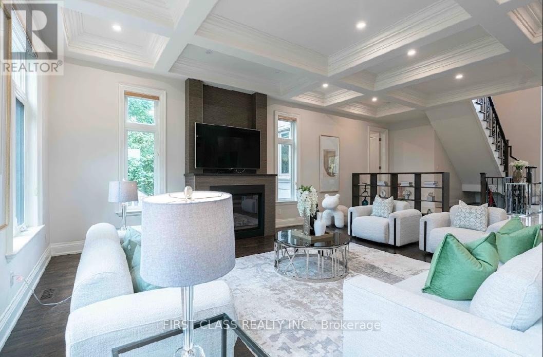 Photo 13 of 25 Dresden Road, Toronto ON
