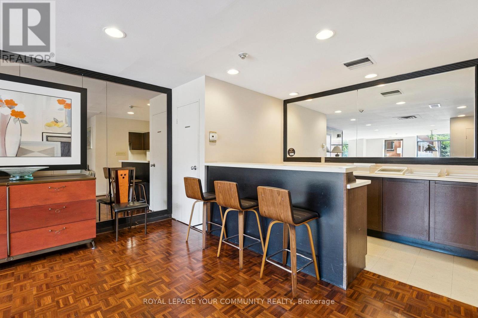 Photo 23 of 603 135 George Street S, Toronto ON