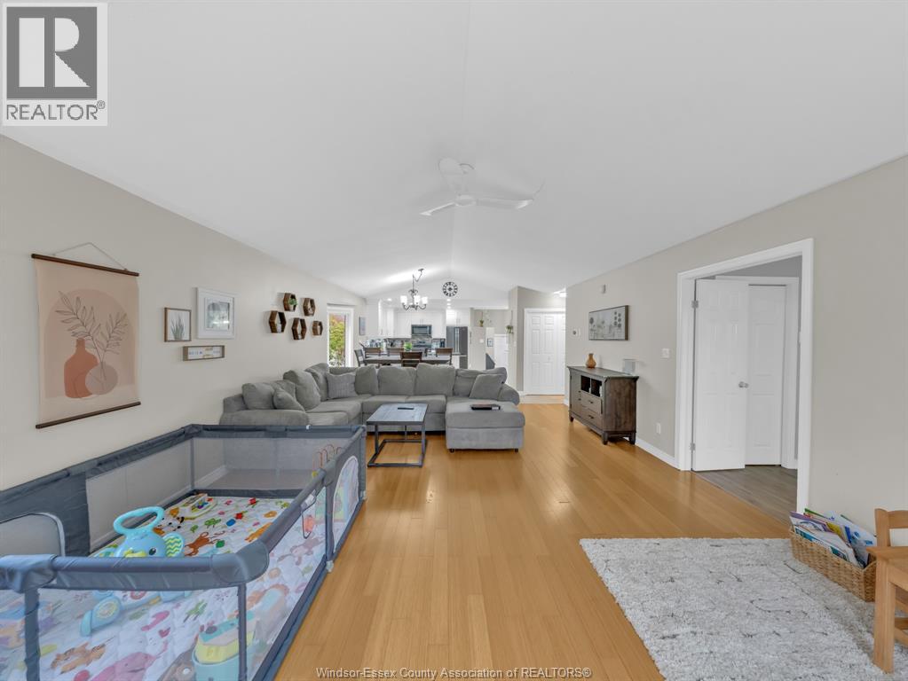 Photo 14 of 51 Santos Drive, Kingsville ON