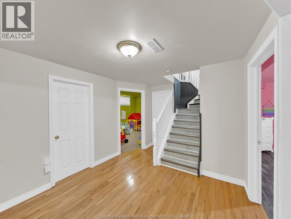 Photo 22 of 51 Santos Drive, Kingsville ON