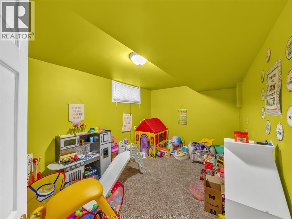 Photo 24 of 51 Santos Drive, Kingsville ON