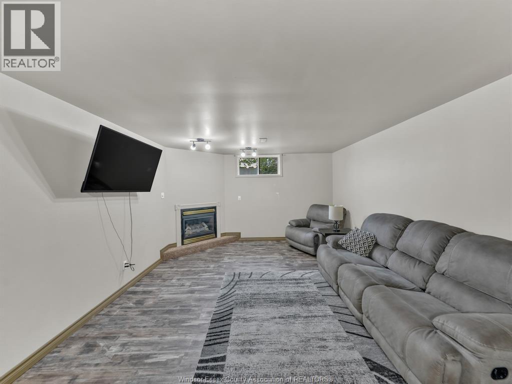 Photo 26 of 51 Santos Drive, Kingsville ON