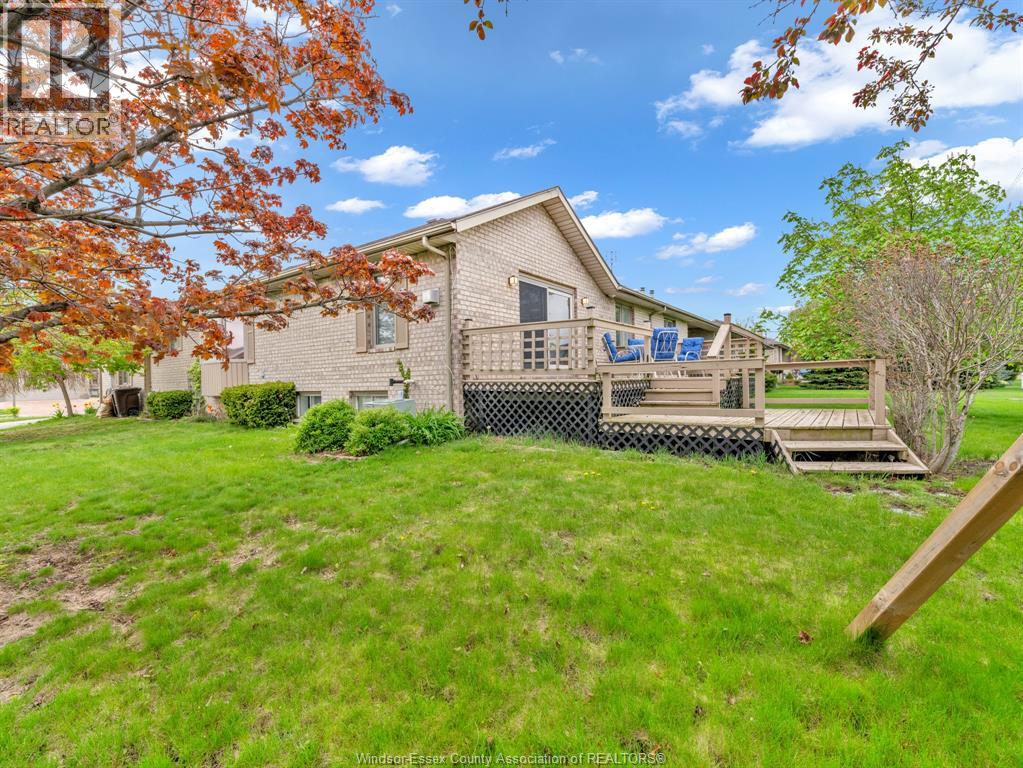 Photo 31 of 51 Santos Drive, Kingsville ON