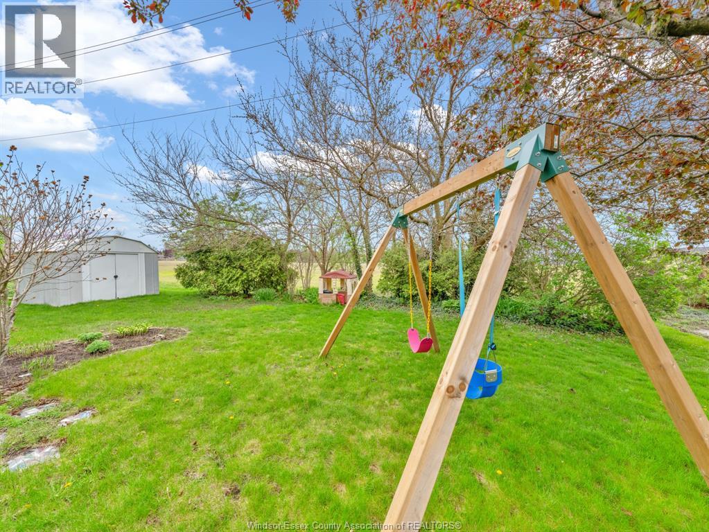 Photo 35 of 51 Santos Drive, Kingsville ON