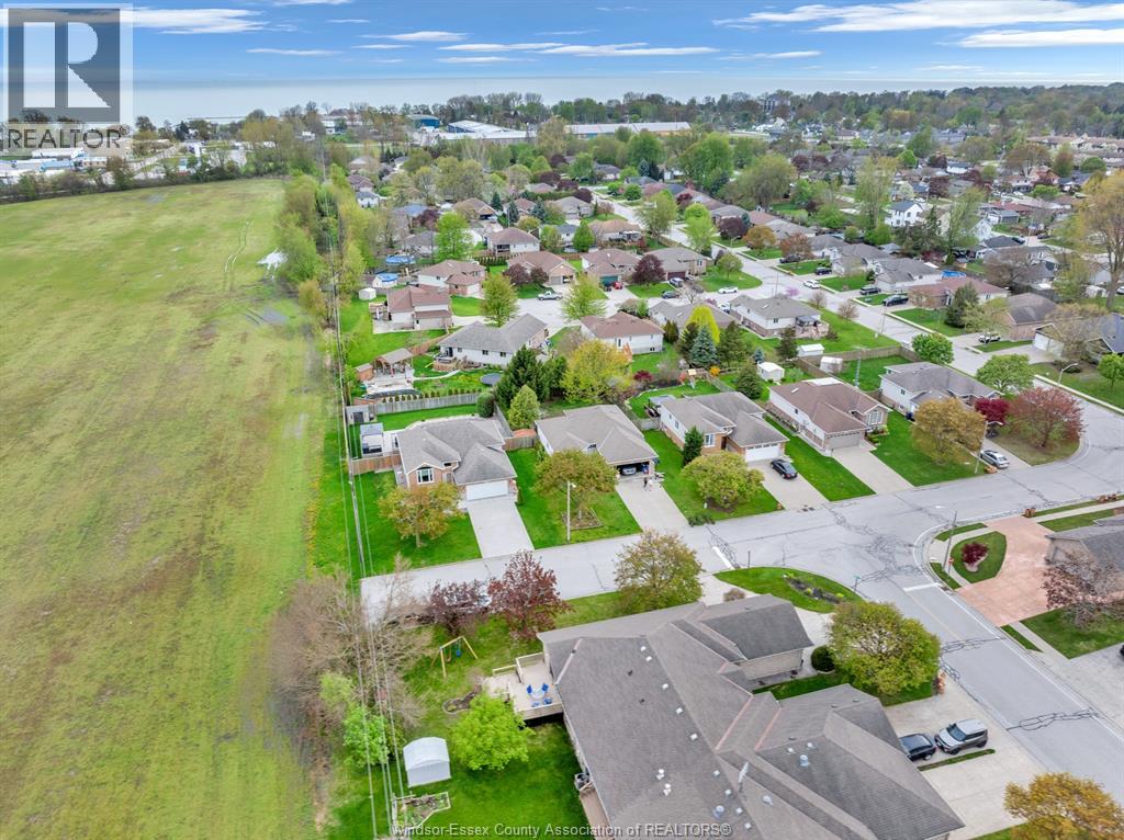Photo 7 of 51 Santos Drive, Kingsville ON