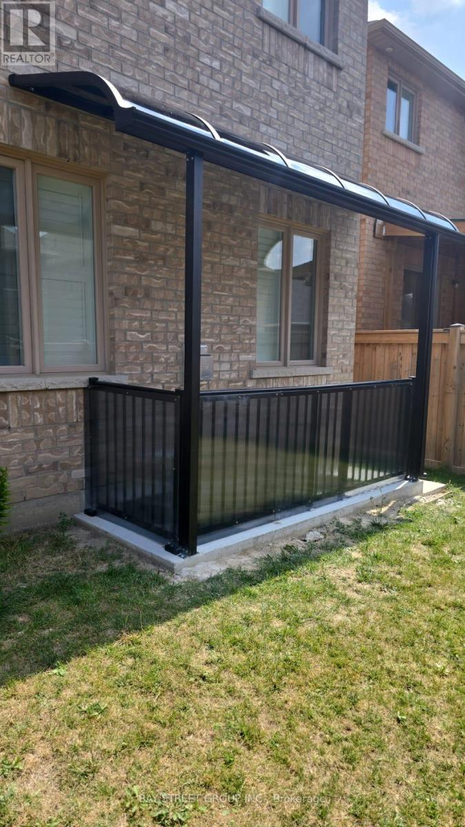 Photo 8 of 30 Wilson Drive, Bradford West Gwillimbury ON