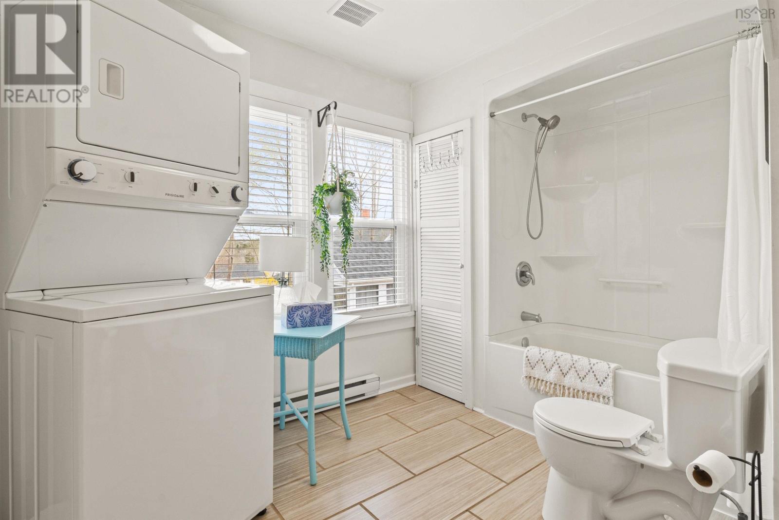 Photo 11 of 89 93 Queen Street, Chester NS