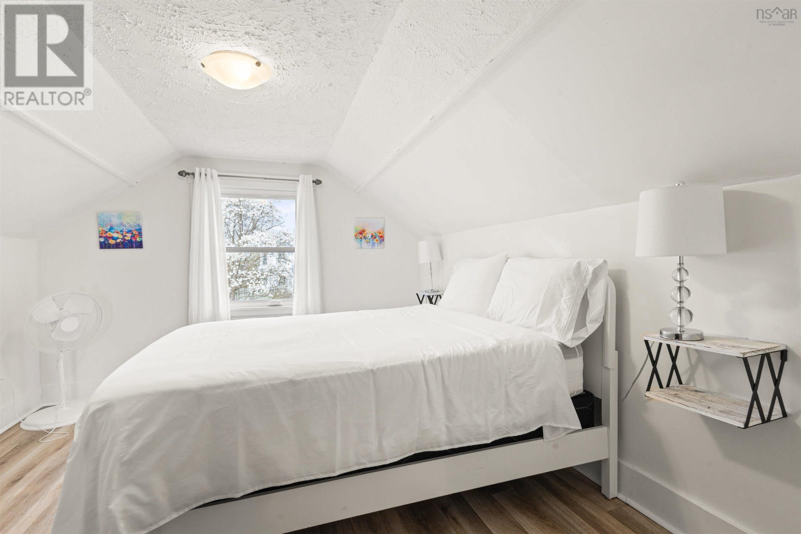 Photo 19 of 89 93 Queen Street, Chester NS