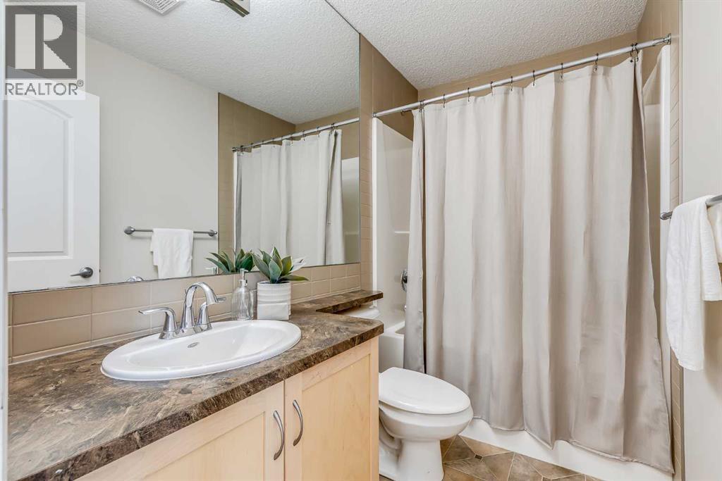 Photo 18 of 51 Ravenskirk Heath Se, Airdrie AB