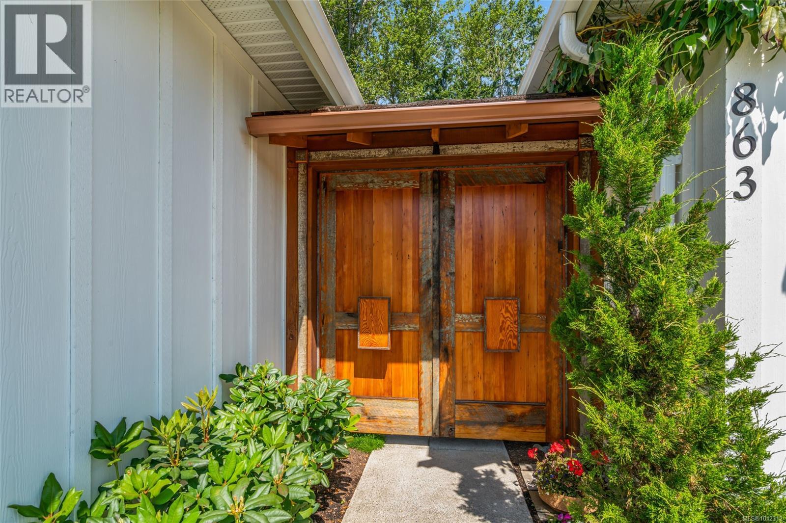 Photo 14 of 863 Claymore Cres, Qualicum Beach BC