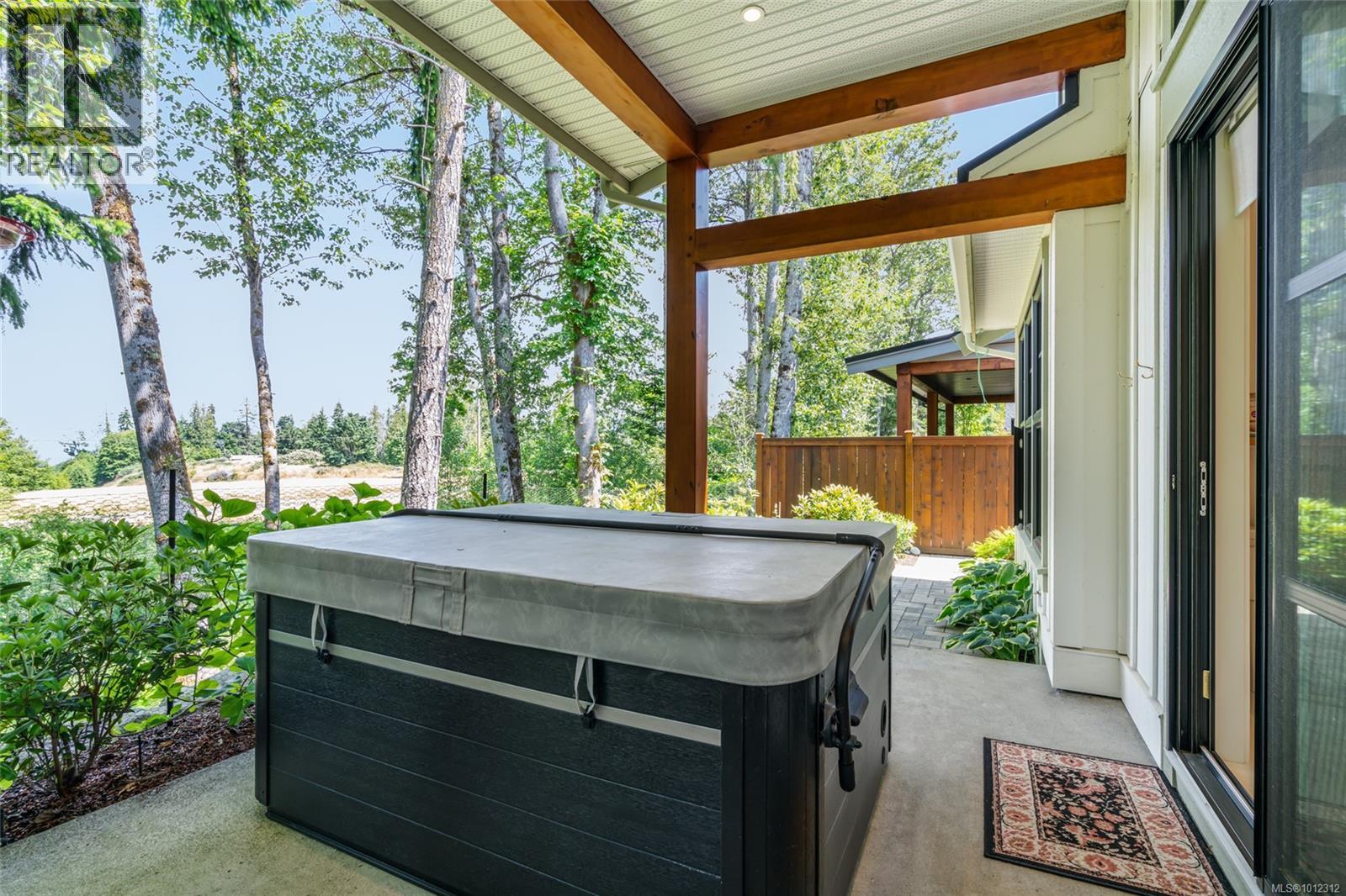 Photo 34 of 863 Claymore Cres, Qualicum Beach BC