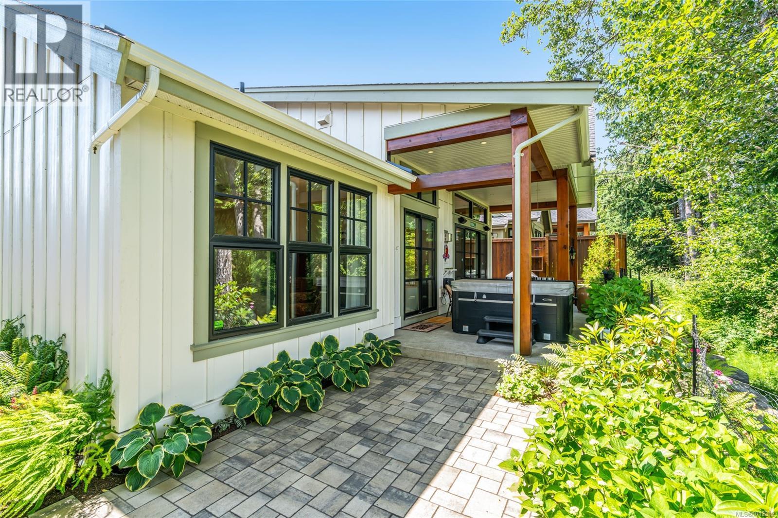 Photo 51 of 863 Claymore Cres, Qualicum Beach BC