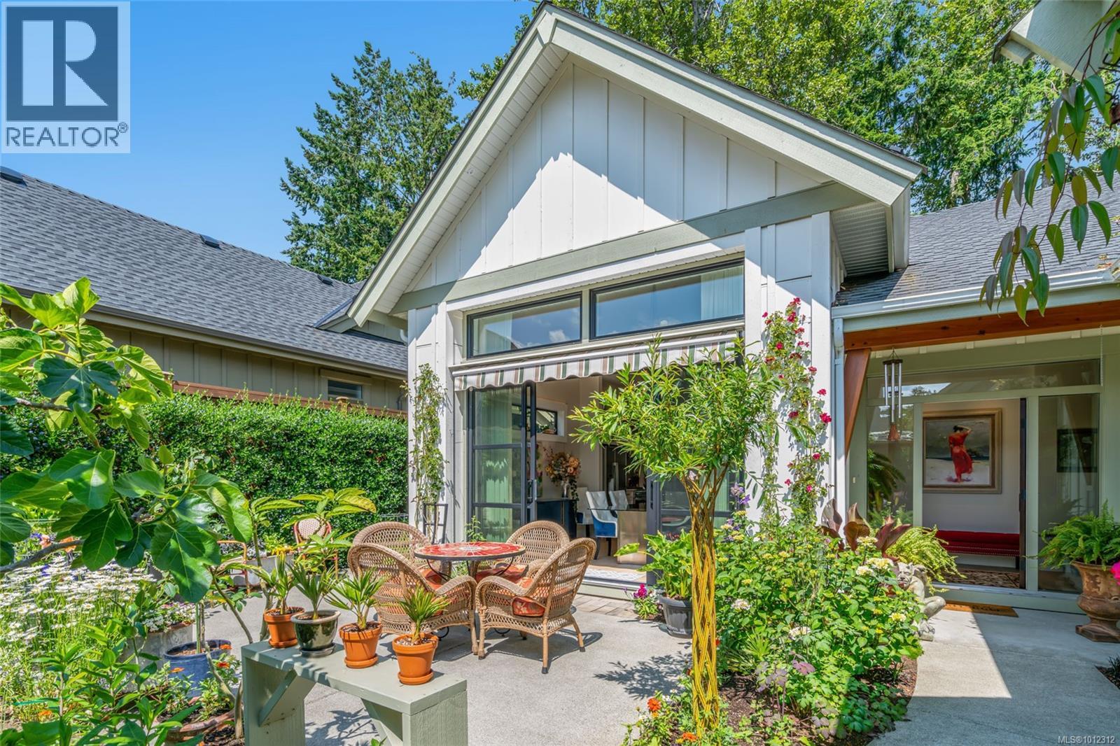 Photo 44 of 863 Claymore Cres, Qualicum Beach BC
