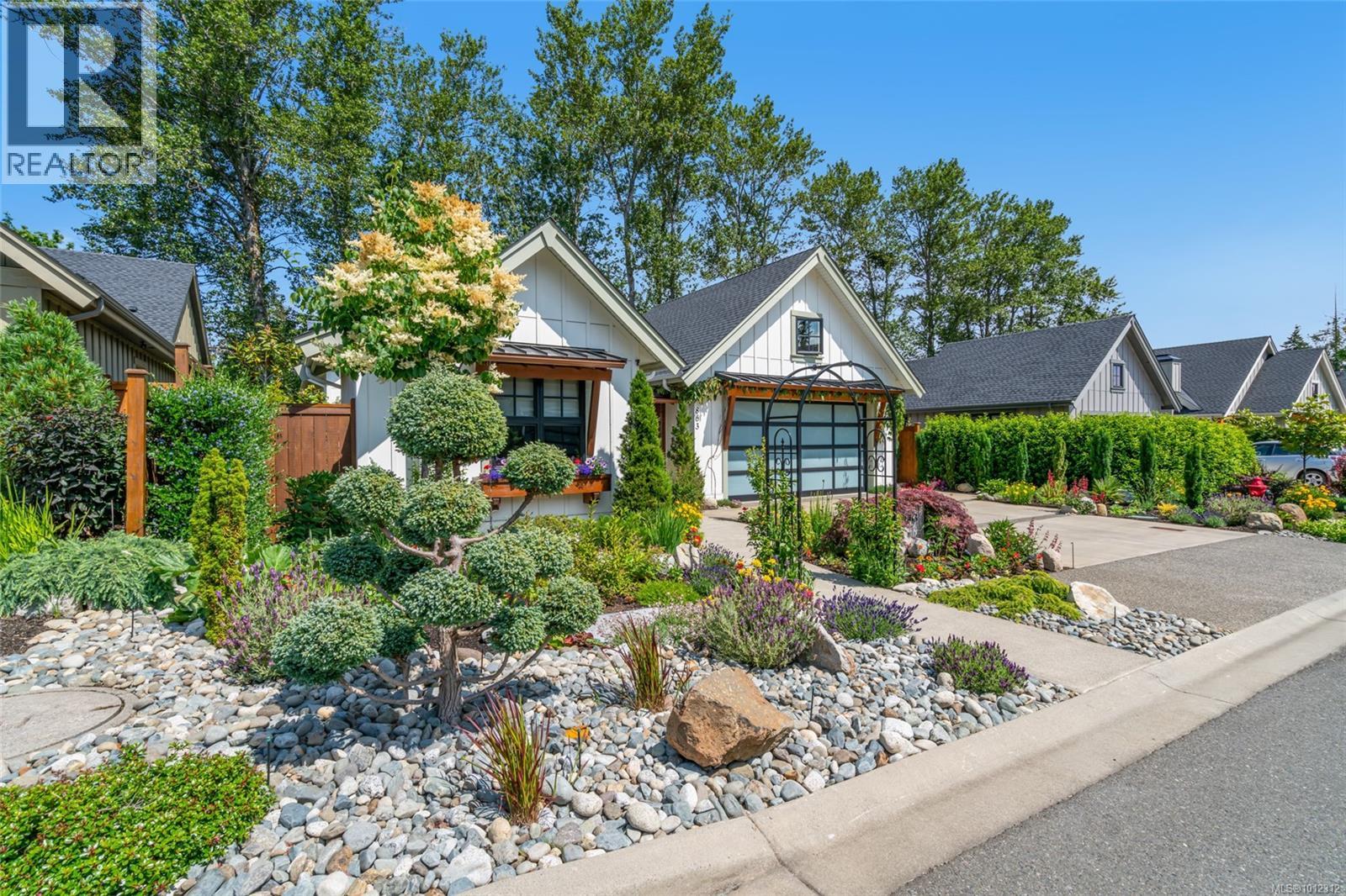 Photo 52 of 863 Claymore Cres, Qualicum Beach BC