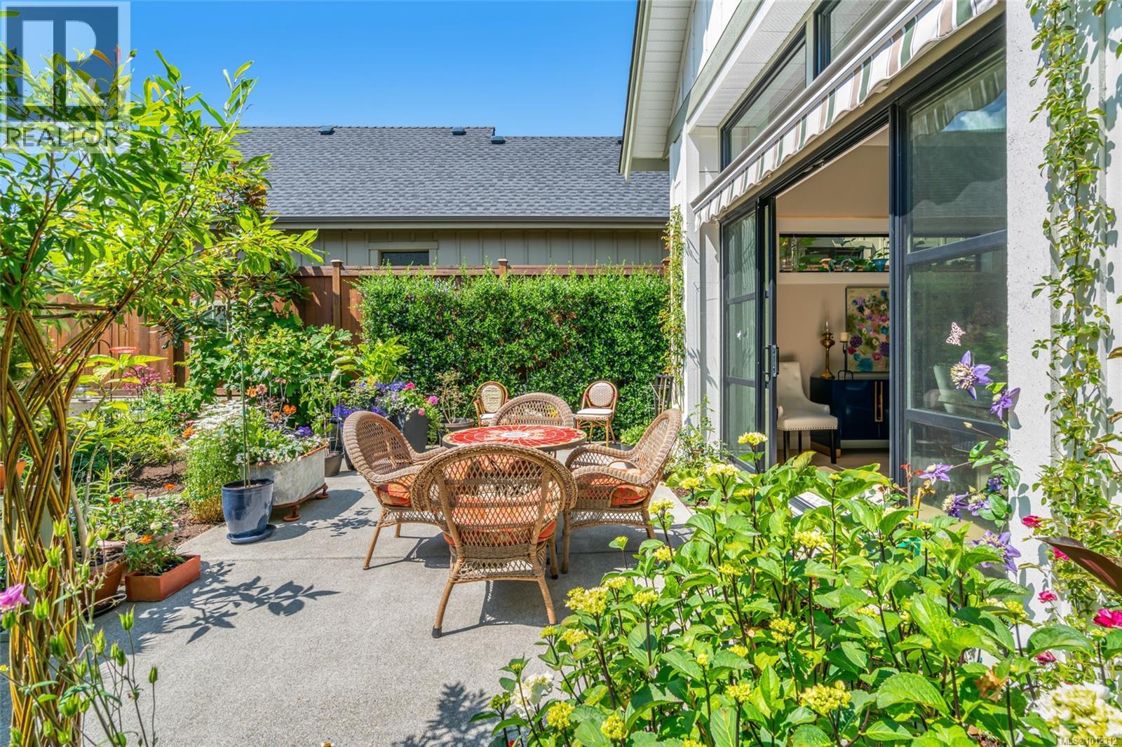 Photo 45 of 863 Claymore Cres, Qualicum Beach BC