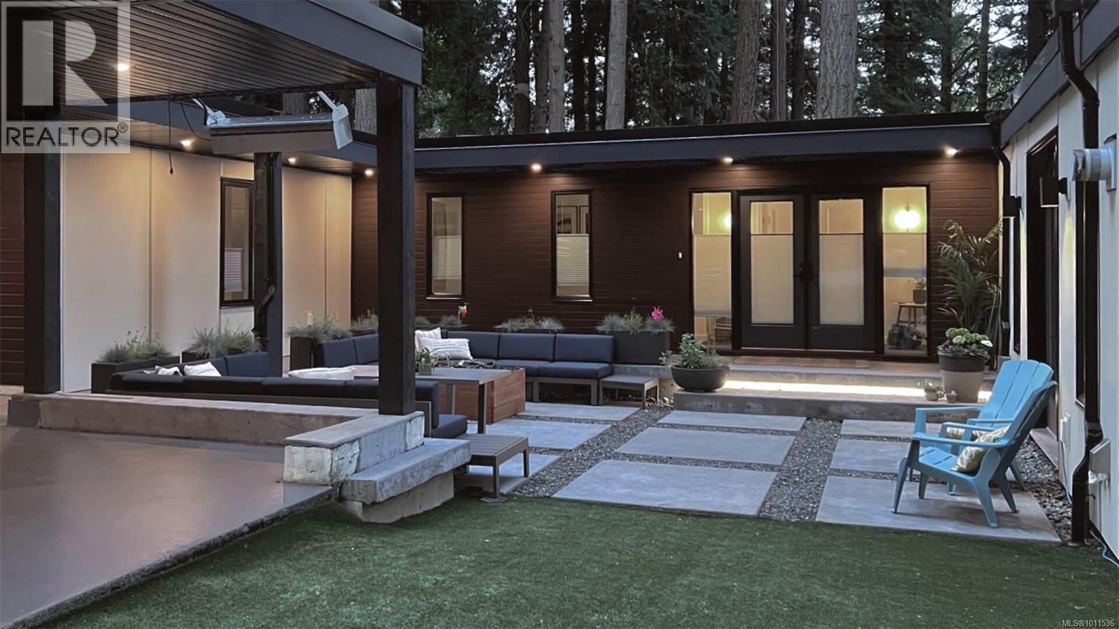 Photo 47 of 4657 Amblewood Dr, Saanich BC