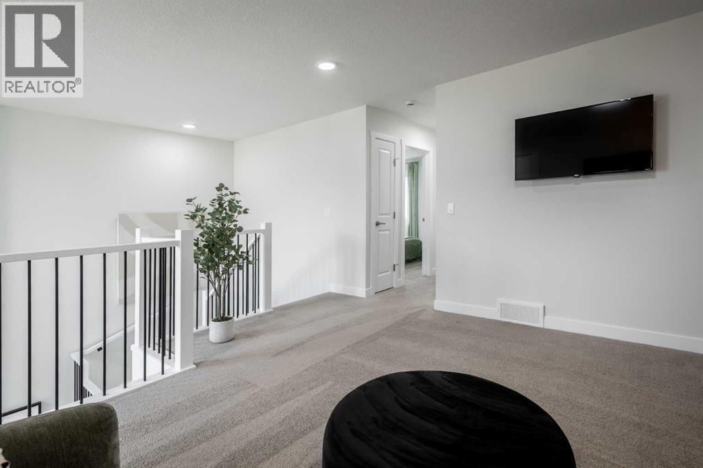 Photo 18 of 93 Sora Gardens Se, Calgary AB