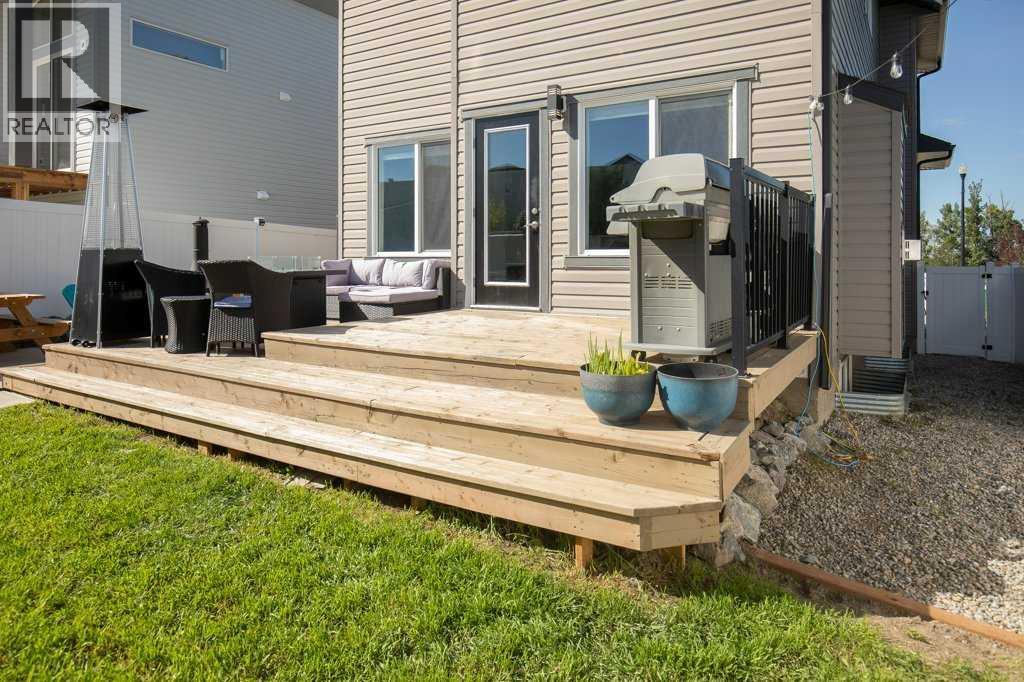 Photo 6 of 38 Cole Way, Sylvan Lake AB
