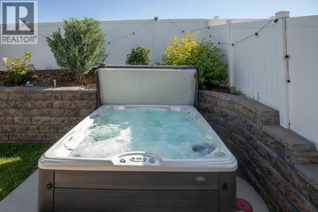 Photo 12 of 38 Cole Way, Sylvan Lake AB