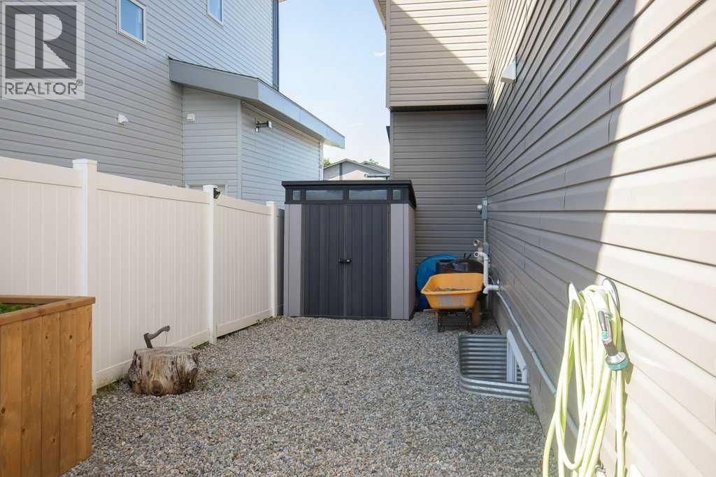 Photo 14 of 38 Cole Way, Sylvan Lake AB