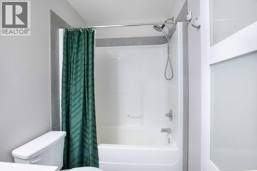 Photo 37 of 38 Cole Way, Sylvan Lake AB