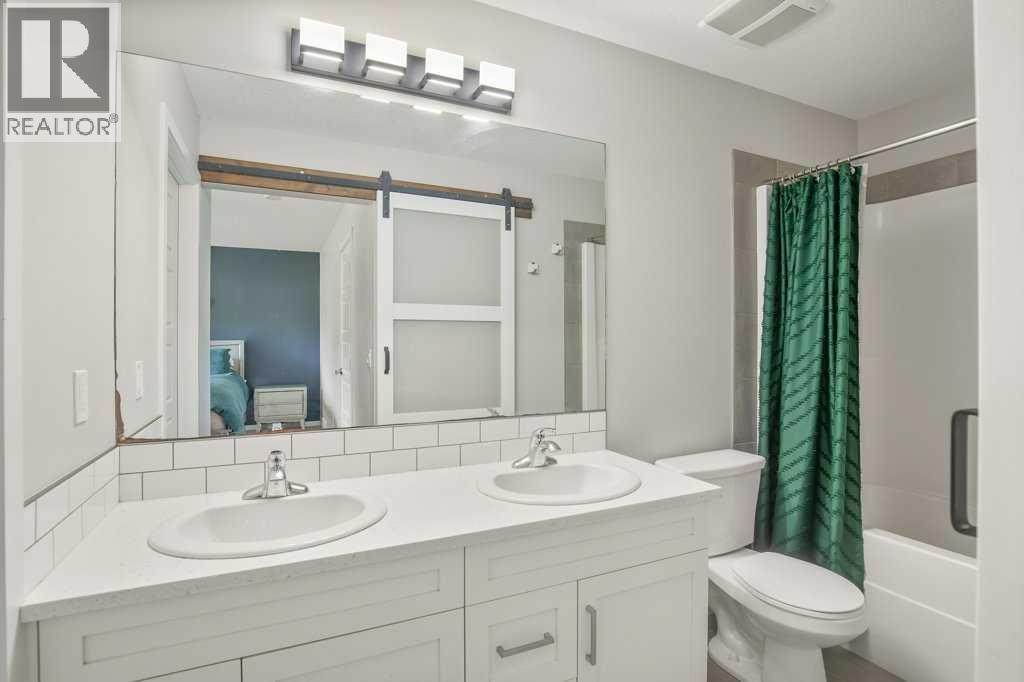 Photo 36 of 38 Cole Way, Sylvan Lake AB