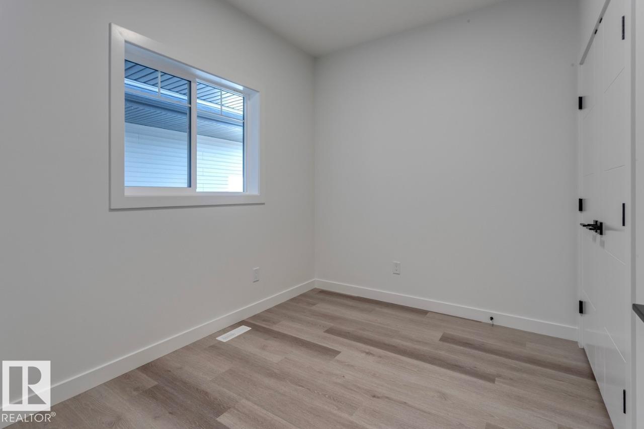 Photo 19 of 1530 Grant Wy Nw, Edmonton AB