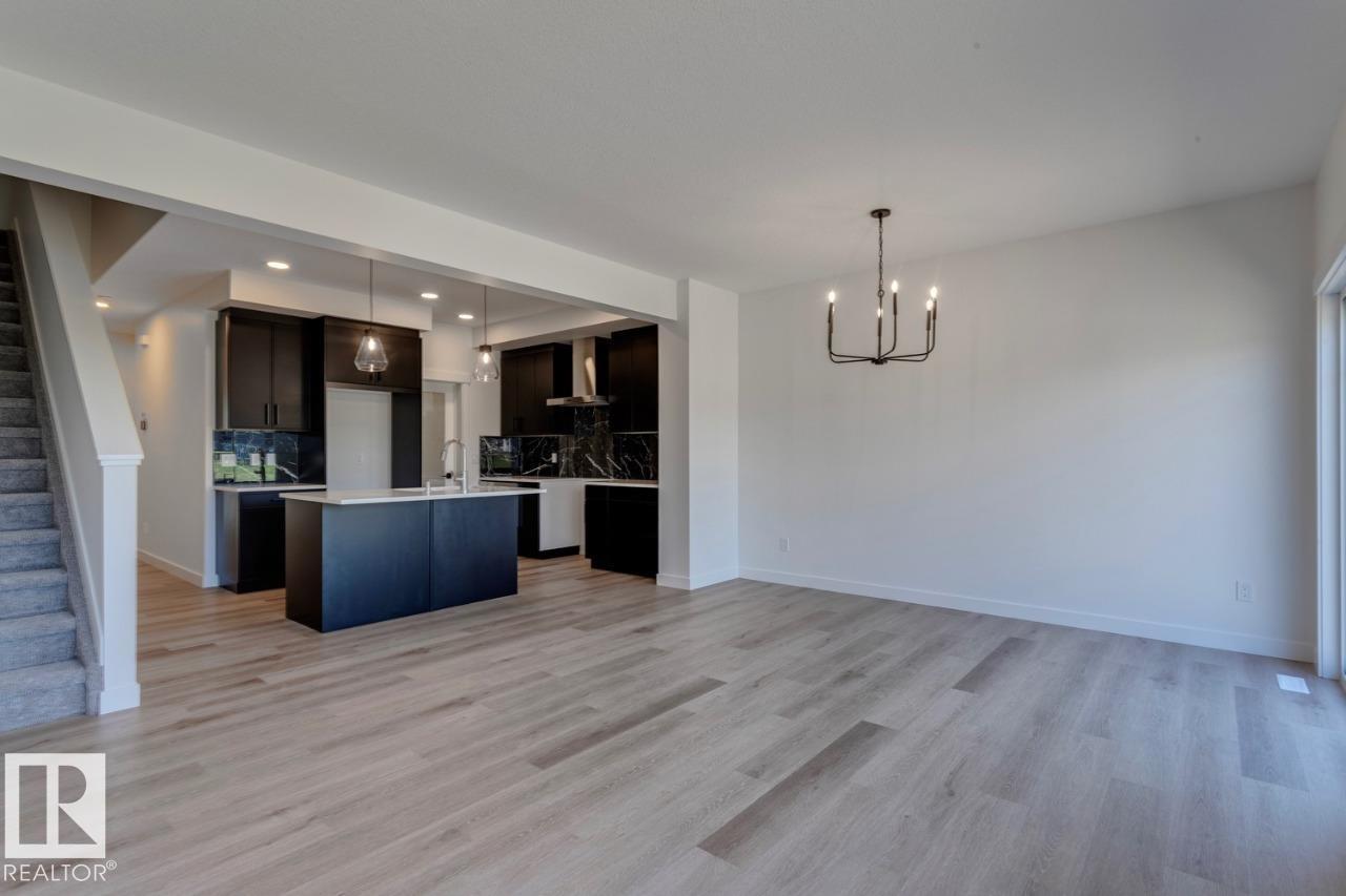 Photo 14 of 1530 Grant Wy Nw, Edmonton AB