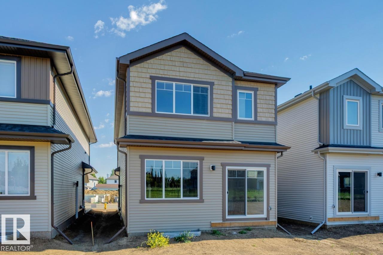 Photo 4 of 1530 Grant Wy Nw, Edmonton AB