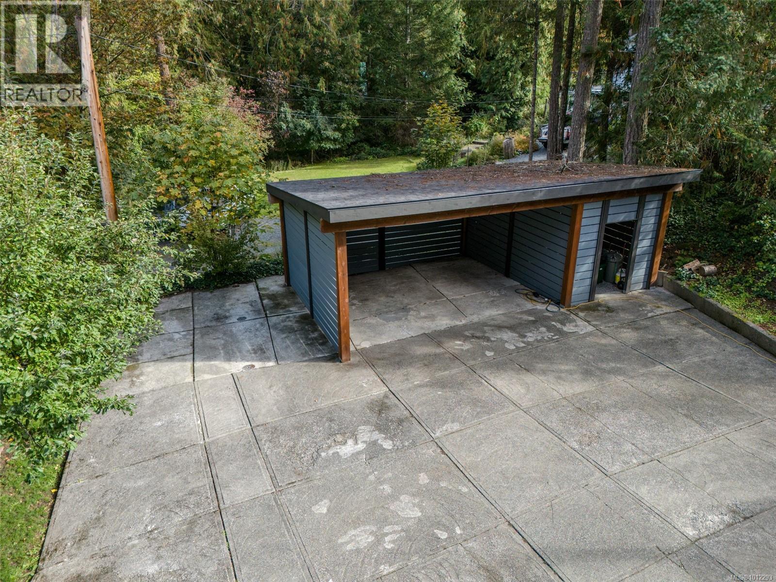 Photo 29 of 2350 Kews Rd, Shawnigan Lake BC