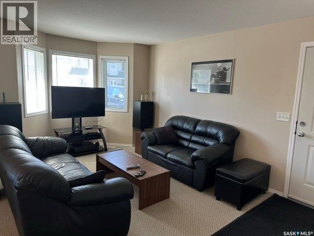 Photo 3 of 4146 Buckingham Drive E, Regina SK