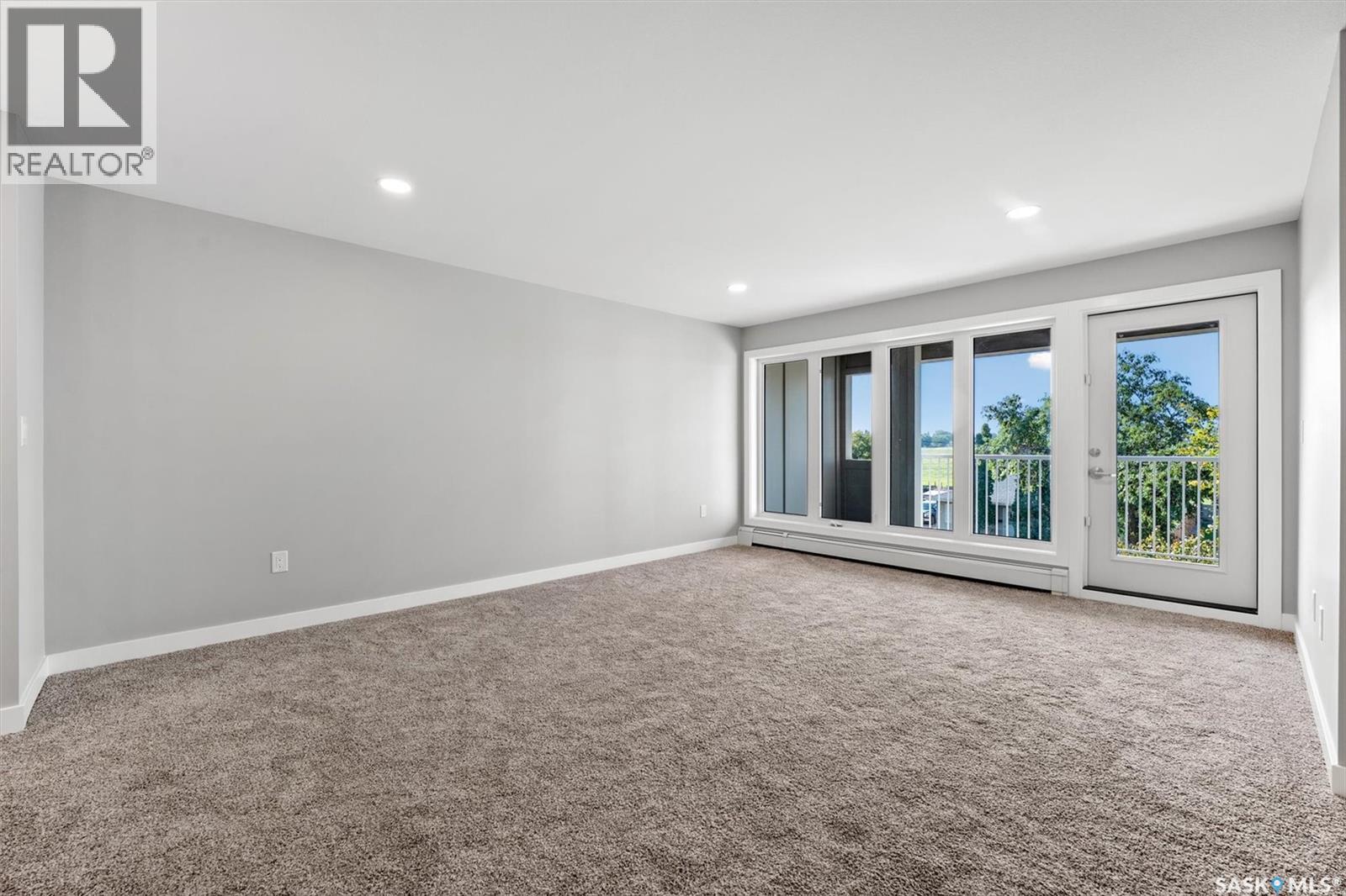 Photo 11 of 307 318 108th Street W, Saskatoon SK