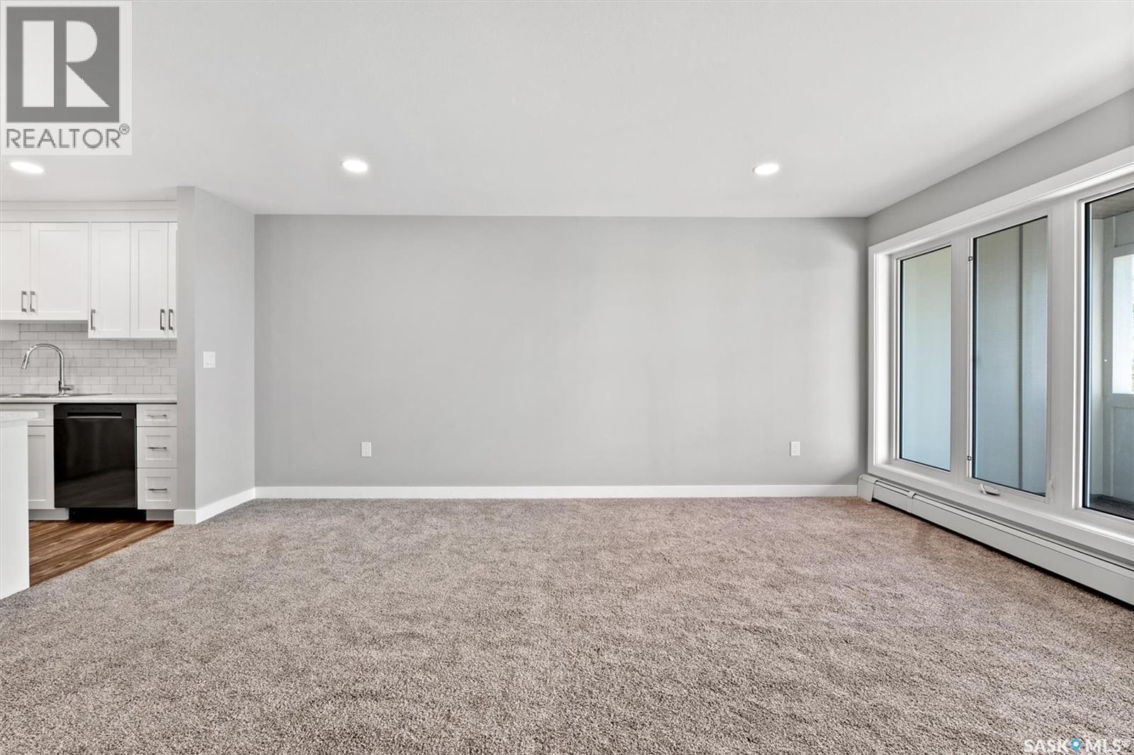Photo 12 of 307 318 108th Street W, Saskatoon SK