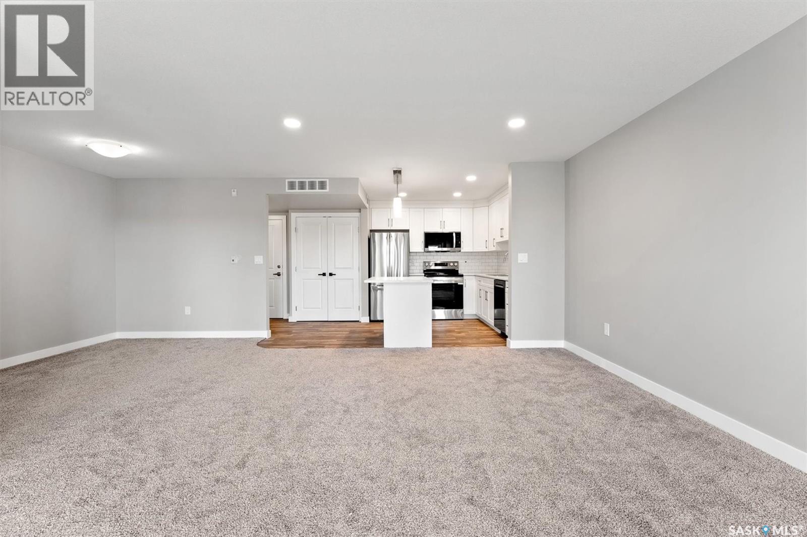 Photo 13 of 307 318 108th Street W, Saskatoon SK