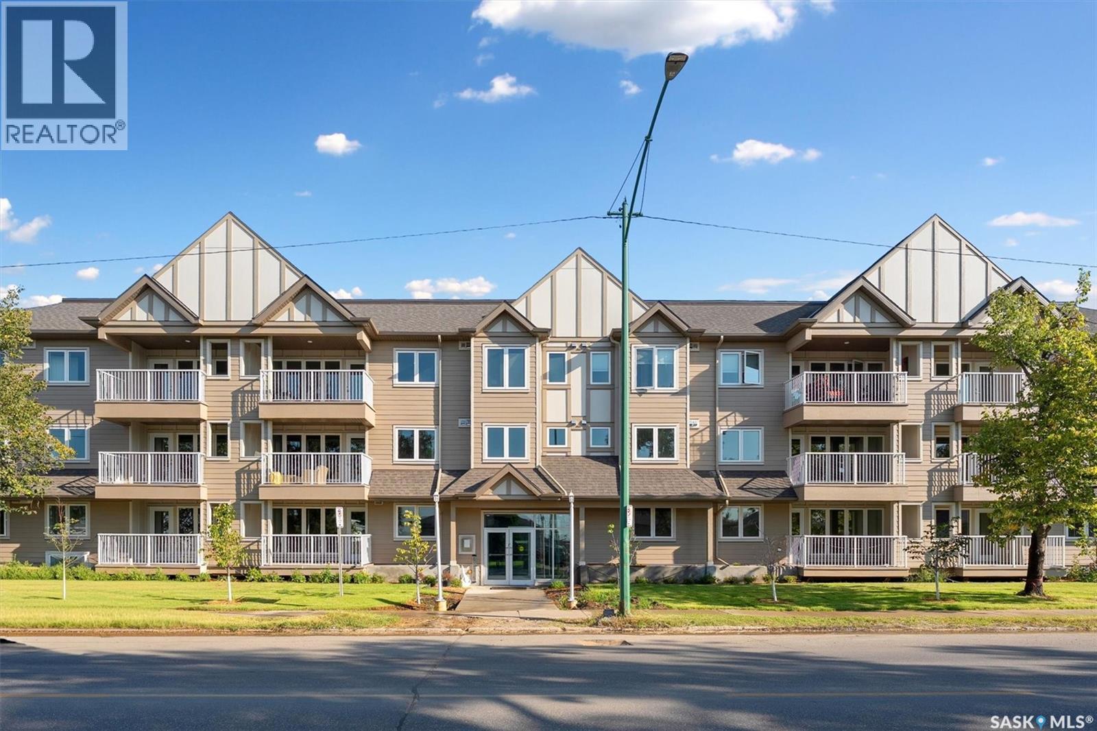 Photo 2 of 307 318 108th Street W, Saskatoon SK