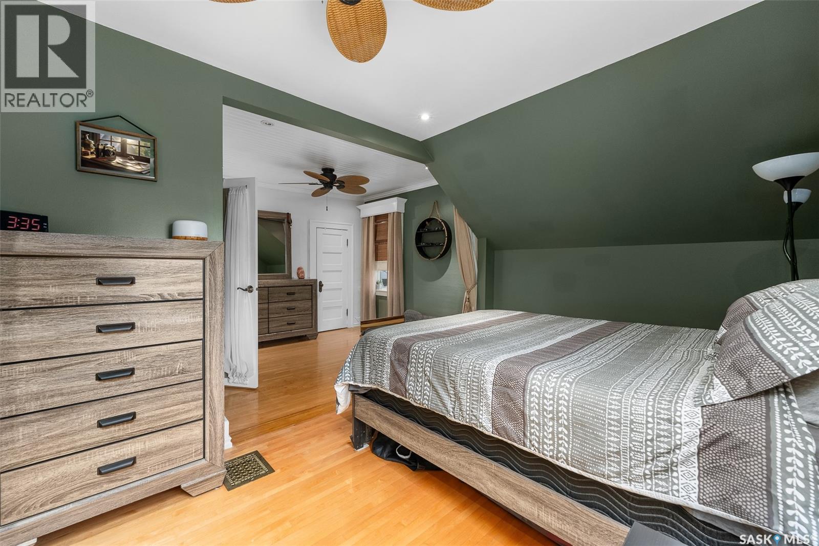 Photo 32 of 1038 Chestnut Avenue, Moose Jaw SK