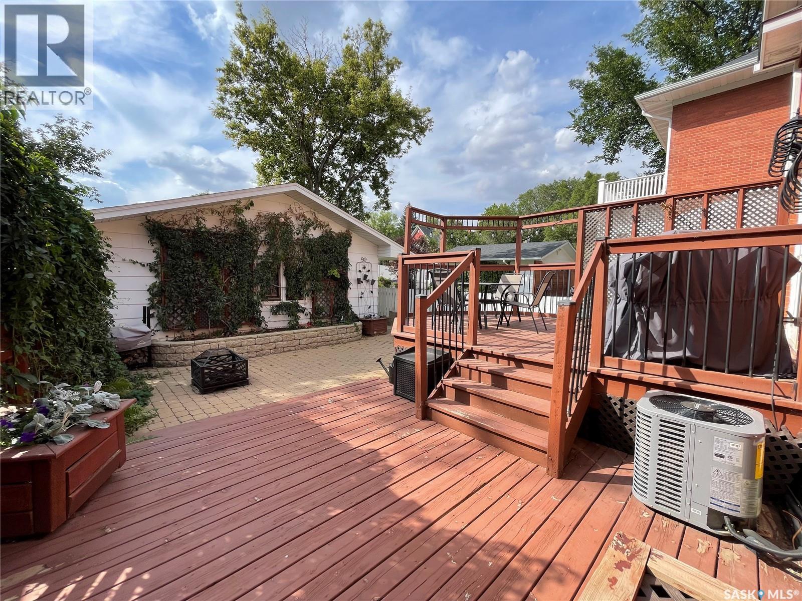 Photo 47 of 1038 Chestnut Avenue, Moose Jaw SK
