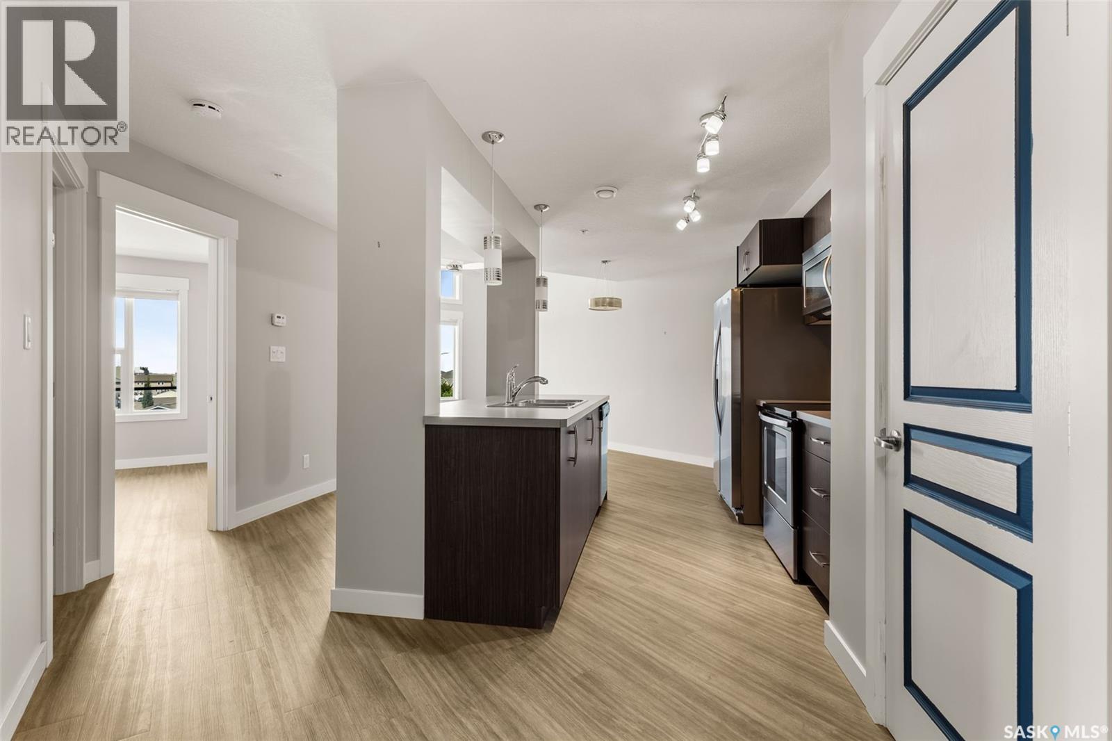 Photo 6 of 411 5301 Universal Crescent, Regina SK