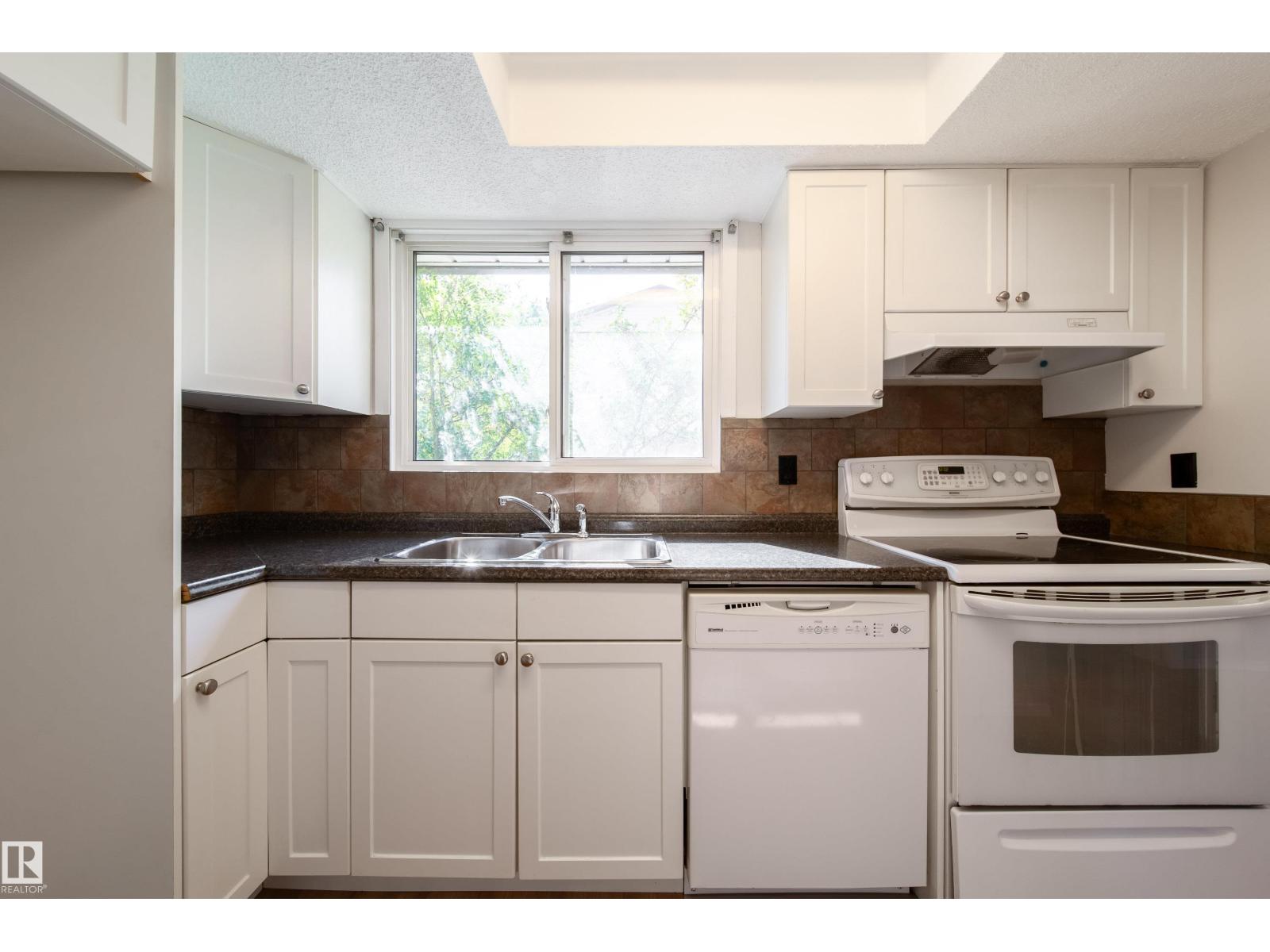 Photo 13 of 13867 24 Street Nw, Edmonton AB