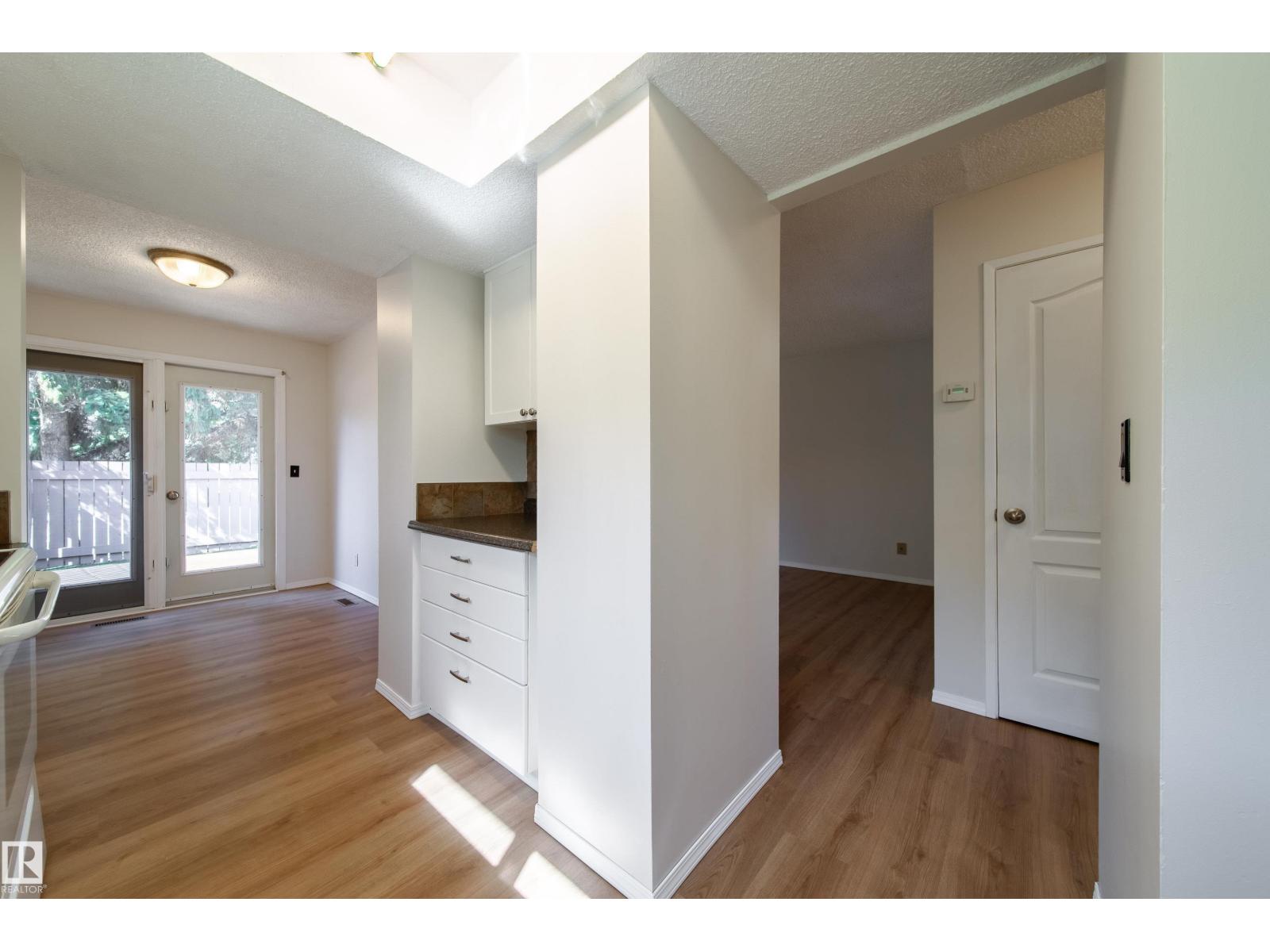Photo 14 of 13867 24 Street Nw, Edmonton AB