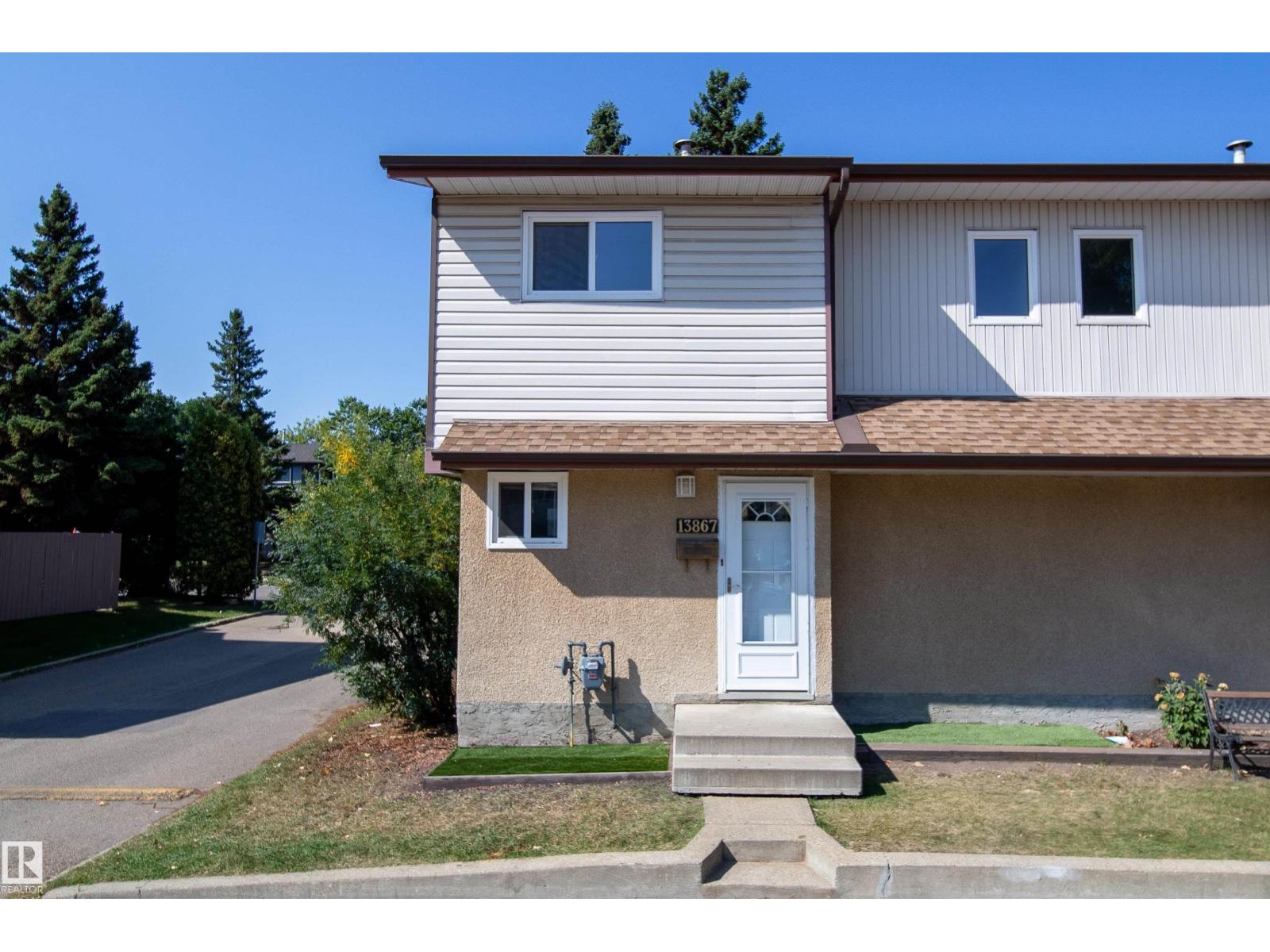 Photo 2 of 13867 24 Street Nw, Edmonton AB