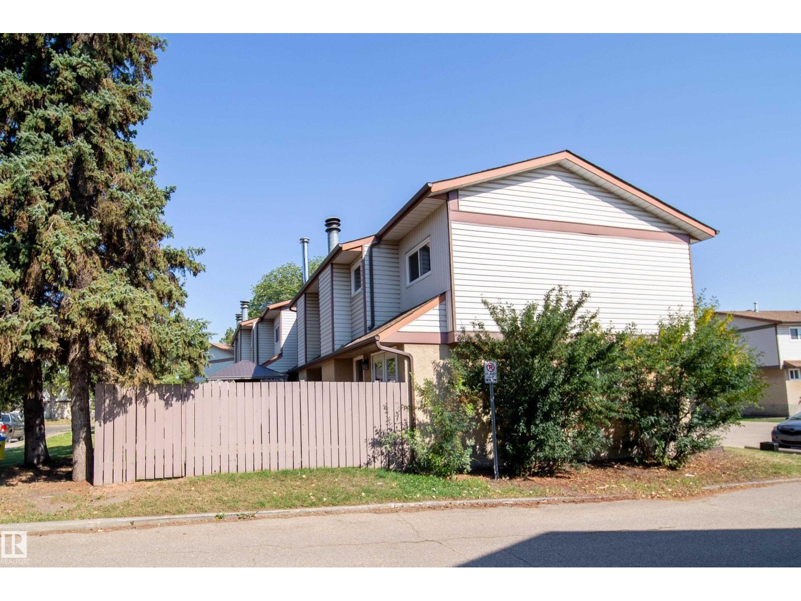 Photo 3 of 13867 24 Street Nw, Edmonton AB